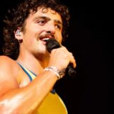 La vidéo de gym torse nu de Benson Boone fait transpirer les gays