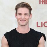 Nico Greetham se déshabille dans un nouveau selfie sexy torse nu et les gays vivent