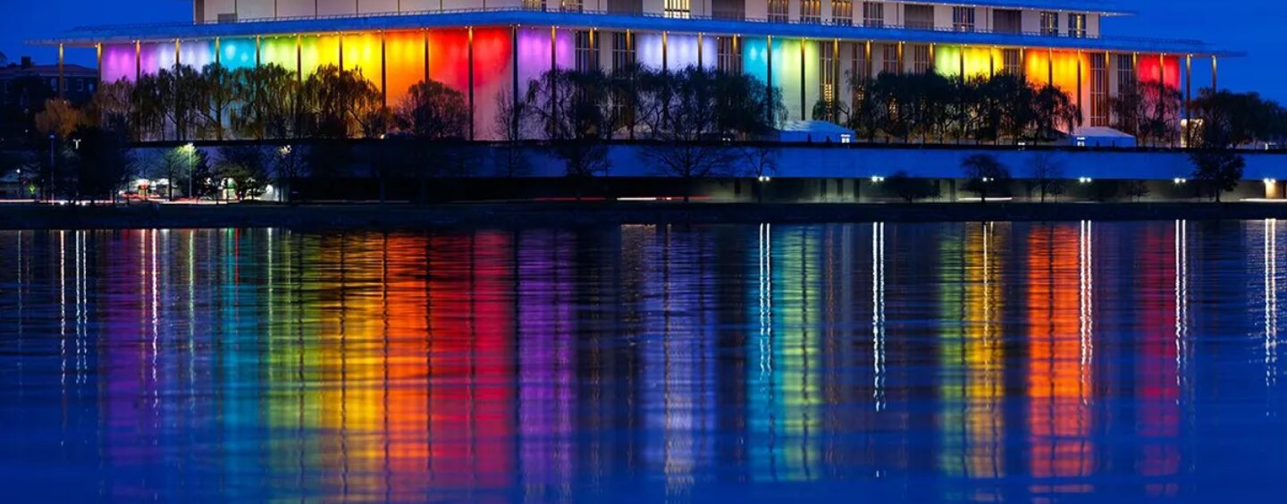 Spectacles annulés et niveaux record : comment Trump tue le Kennedy Center