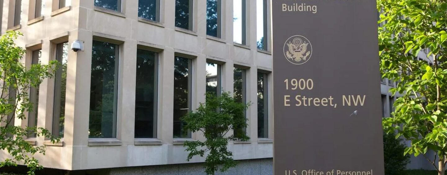 Trump poursuivi en justice pour refus de soins d'affirmation de genre aux employés fédéraux