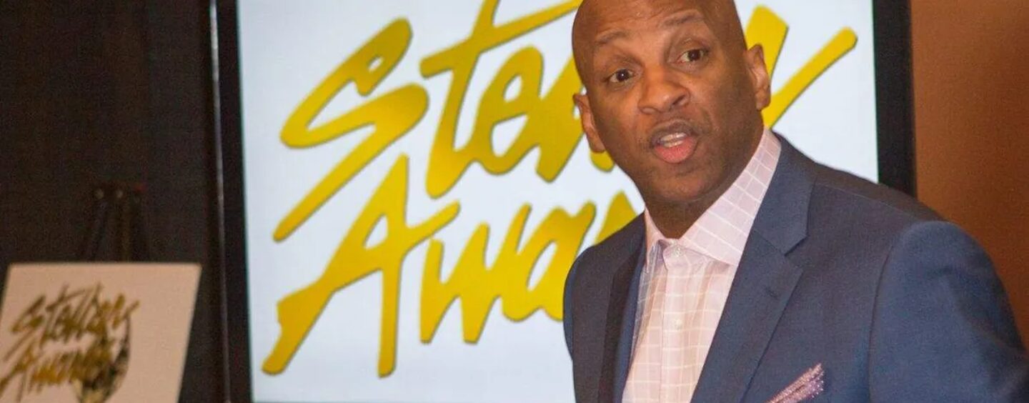 Le chanteur de gospel « ex-gay » Donnie McClurkin accusé d'avoir agressé sexuellement un autre homme dans le cadre d'un nouveau procès