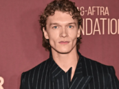 Connor Storrie de Heated Rivalry fera ses débuts en fin de soirée