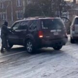 Une vidéo choquante montre un agent de l'ICE tuant une femme dans le sud de Minneapolis