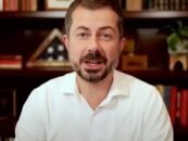 Pete Buttigieg fustige le « taureau idéologique » derrière la prise de contrôle du Venezuela par Trump