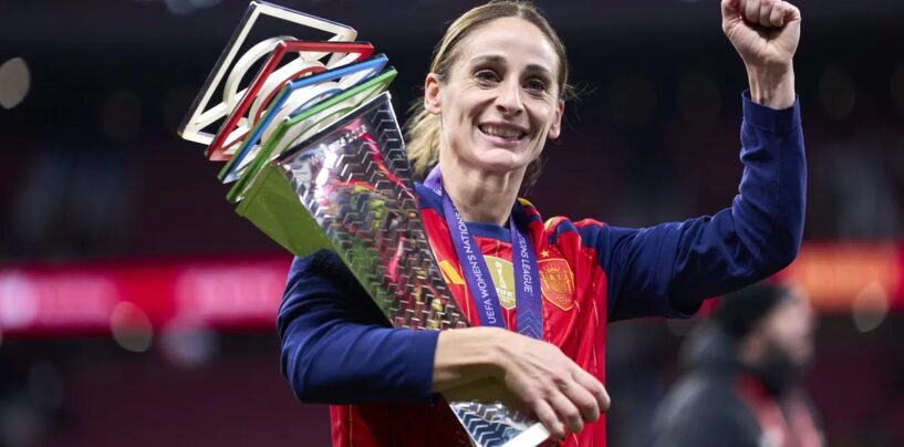 La star lesbienne du football Esther González est officiellement maman et partage de jolies photos