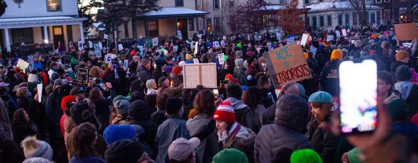 La veillée pour Renée Nicole Good devient un appel à l'action contre l'ICE