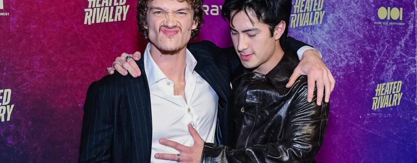 Hudson Williams sur « exprimer son amour physique » pour Connor Storrie, co-star de Heated Rivalry