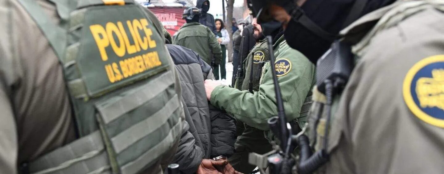 Les agents fédéraux de l'immigration de l'Oregon tirent sur deux autres personnes