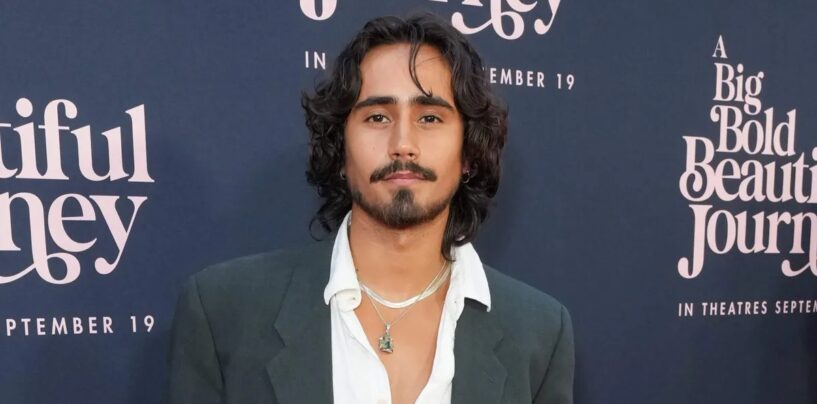 Le nouveau selfie sexy de Michael Cimino montre ses abdos durs comme le roc