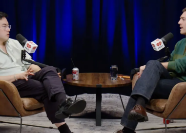 Matt Rogers a dit aux auditeurs de Las Culturistas de ne pas soutenir Jasmine Crockett