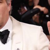 Golden Globes : les stars portent des épinglettes « Be Good » pour Renee Good