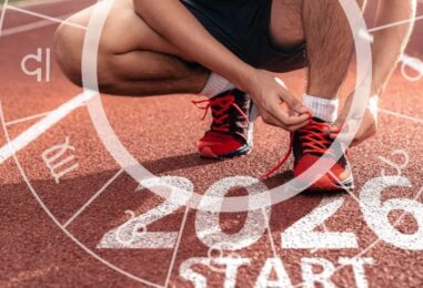 Salut les gays, qui n'ont pas encore commencé vos résolutions du Nouvel An – astrologiquement, vous êtes pile à l'heure