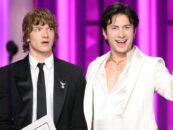 Hudson Williams et Connor Storrie de Heated Rivalry nous ont fait bâillonner à 22 reprises aux Globes