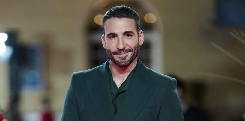 ​Miguel Ángel Silvestre montre son gâteau dans une nouvelle séance photo torride