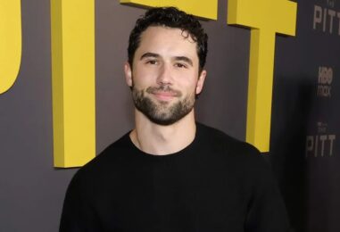 Robbie GK se déshabille et se laisse tremper dans un clip viral sexy