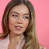 MAGA est en train de « travestir » Sydney Sweeney parce que personne n'est à l'abri de l'absurdité