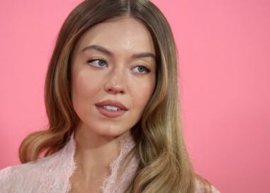 MAGA est en train de « travestir » Sydney Sweeney parce que personne n'est à l'abri de l'absurdité