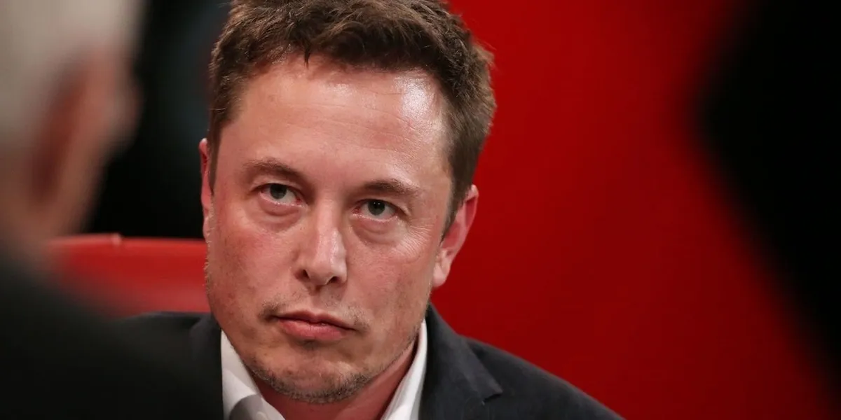 Elon Musk menace de poursuivre en justice après qu'Ashley St. Clair se ...