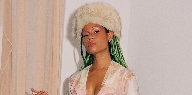 Rencontrez Aluna – la magnifique DJ qui veut que ses fans se comportent mal