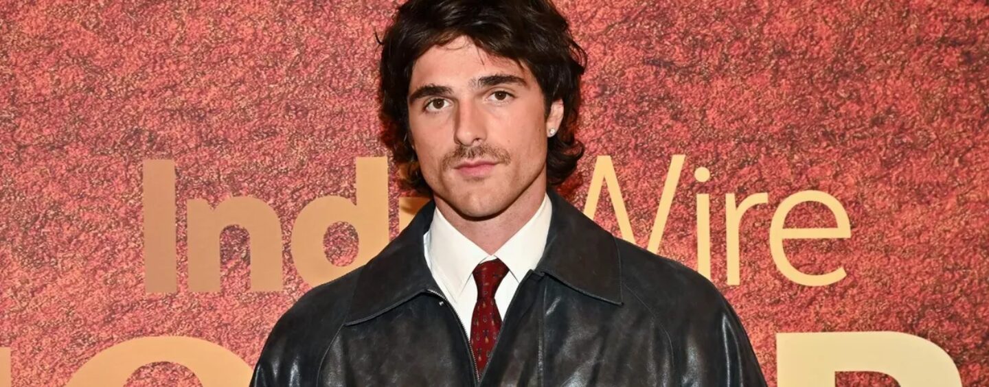 Jacob Elordi montre sa ligne en V sexy lors d'une séance photo torride