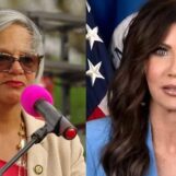 Le représentant Robin Kelly dépose des articles de mise en accusation contre Kristi Noem