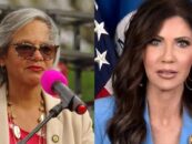 Le représentant Robin Kelly dépose des articles de mise en accusation contre Kristi Noem