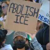 Les femmes progressistes-démocrates prennent l’initiative de relancer le message « abolir l’ICE »