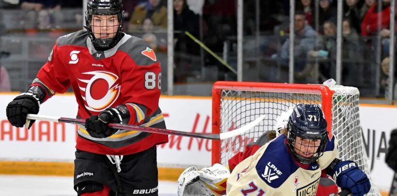 Des joueuses de hockey lesbiennes vivront une « rivalité chauffée » aux prochains Jeux olympiques