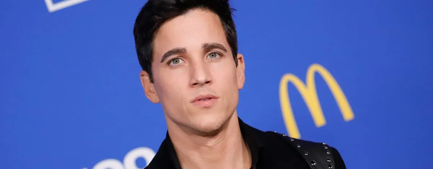 Rencontrez Mike Manning – le bel acteur queer qui joue dans Beyond the Gates