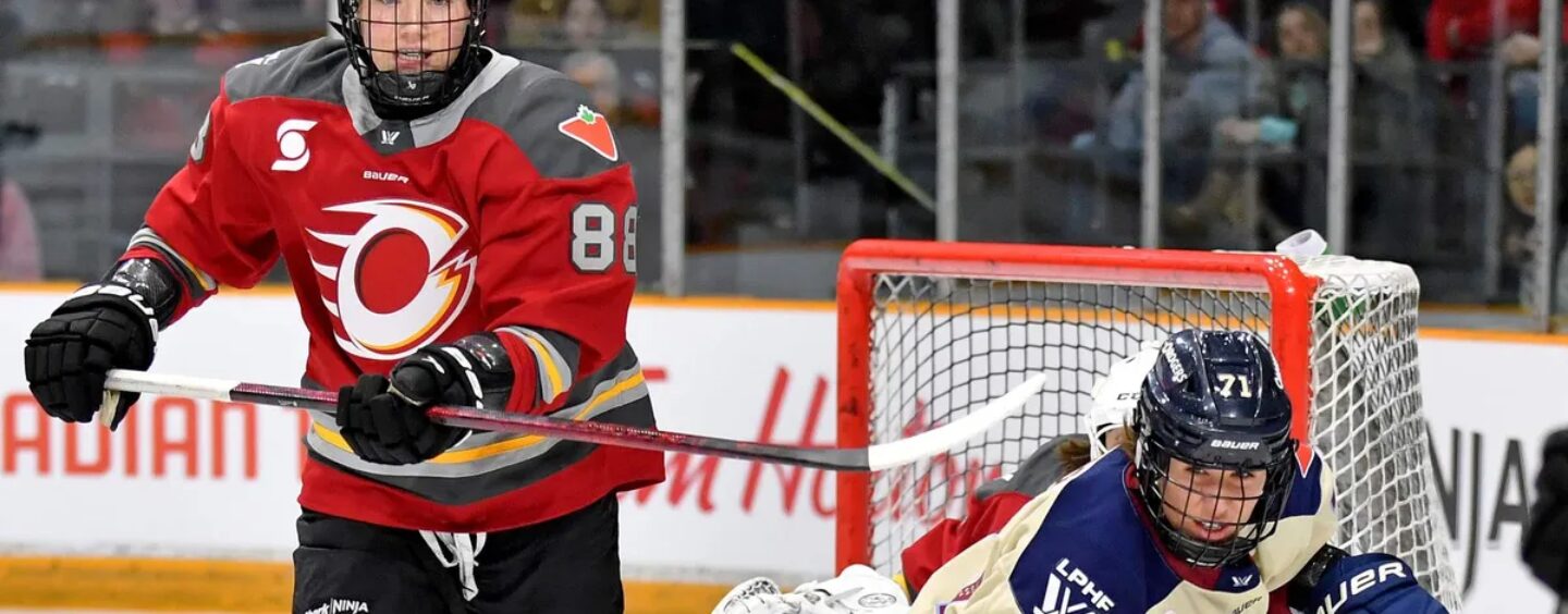 Des joueuses de hockey lesbiennes vivront une « rivalité chauffée » aux prochains Jeux olympiques