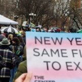 Alors que les personnes LGBTQ+ retournent au placard sous Trump, la Human Rights Campaign révèle un plan pour riposter