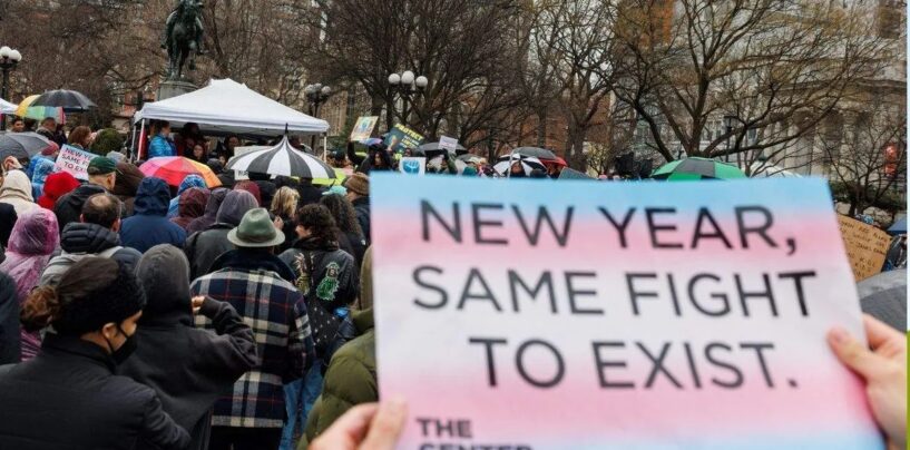 Alors que les personnes LGBTQ+ retournent au placard sous Trump, la Human Rights Campaign révèle un plan pour riposter