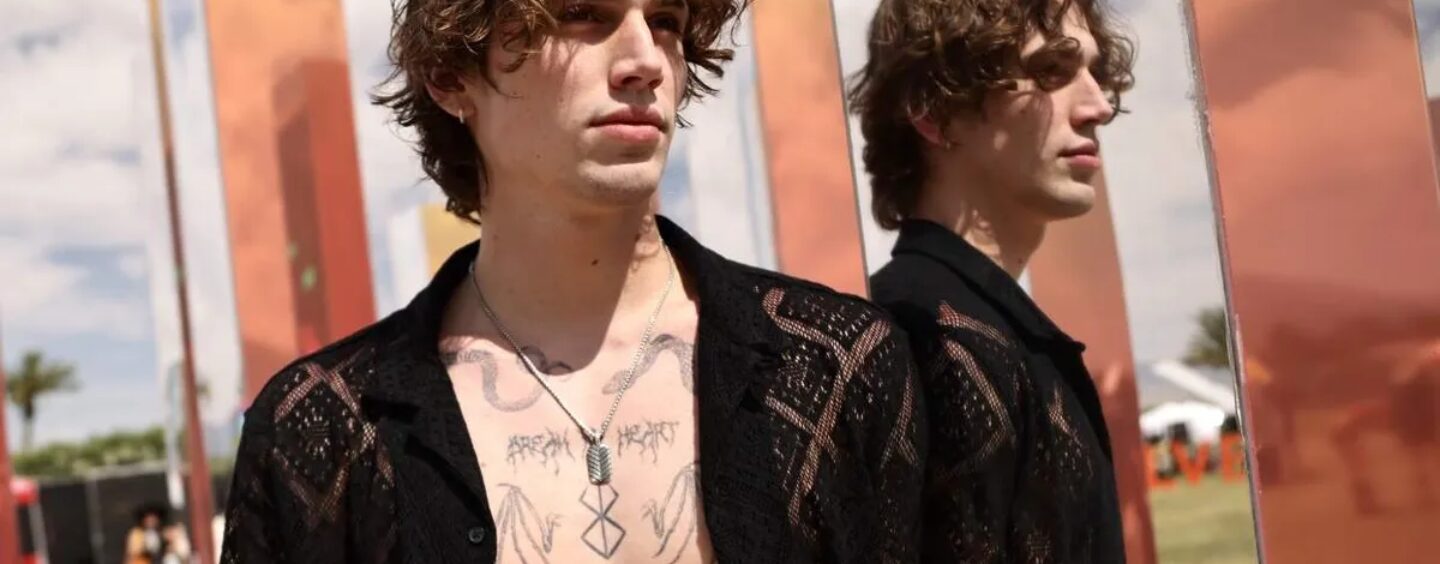 31 photos torrides de Vinnie Hacker, le nouveau mec tatoué d'Euphoria