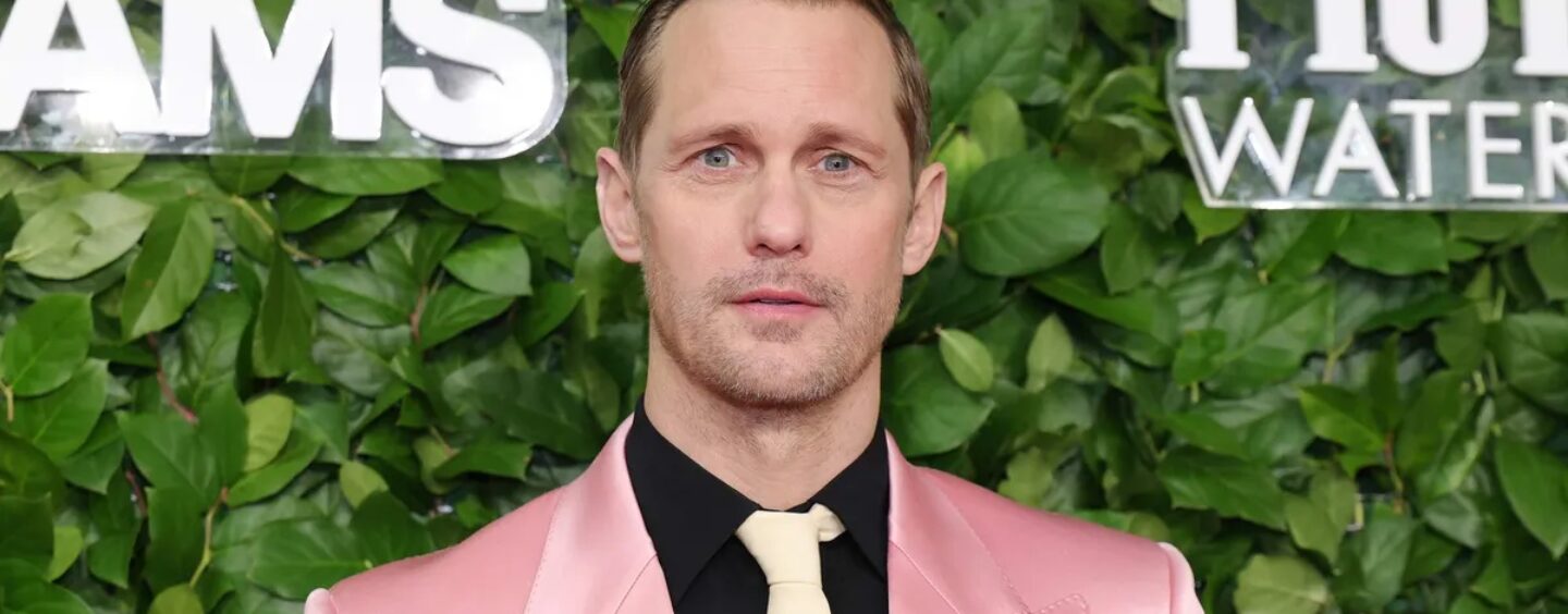 Alexander Skarsgård porte un maillot sexy dans de nouvelles photos torrides qui rendent les gays sauvages