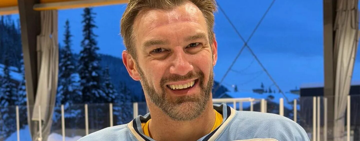 La révélation virale d'un joueur de hockey a été « écrasante » de « la meilleure façon possible »