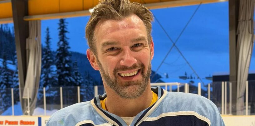 La révélation virale d'un joueur de hockey a été « écrasante » de « la meilleure façon possible »