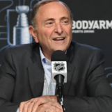 Le commissaire de la LNH dit qu'il a « craqué » sur Heated Rivalry en une seule nuit