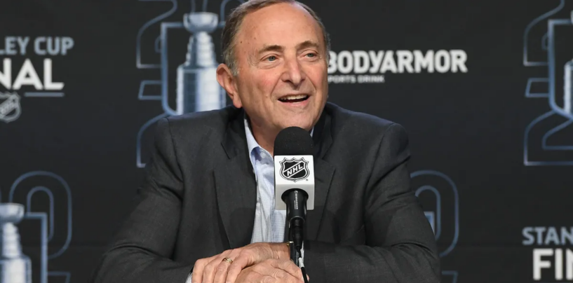 Le commissaire de la LNH dit qu'il a « craqué » sur Heated Rivalry en une seule nuit