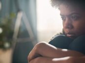 Le système de santé mentale laisse tomber les enfants queers de couleur – et nous laissons cela se produire