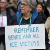 Le ministère de la Justice enquêtera sur l'épouse de Renee Good, mais pas sur l'homme qui l'a tuée