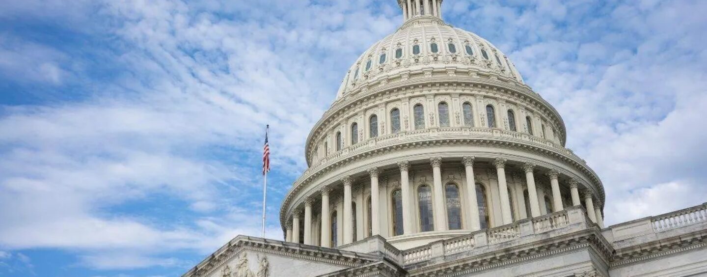 Toutes les dispositions anti-transgenres supprimées des projets de loi de financement de la Chambre et du Sénat