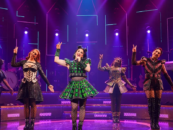 Six : Les producteurs musicaux défendent Dylan Mulvaney après avoir lancé une réaction violente