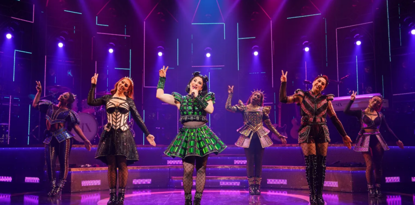 Six : Les producteurs musicaux défendent Dylan Mulvaney après avoir lancé une réaction violente