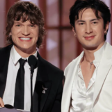 Hudson Williams et Connor Storrie de Heated Rivalry seront les porteurs du flambeau olympique