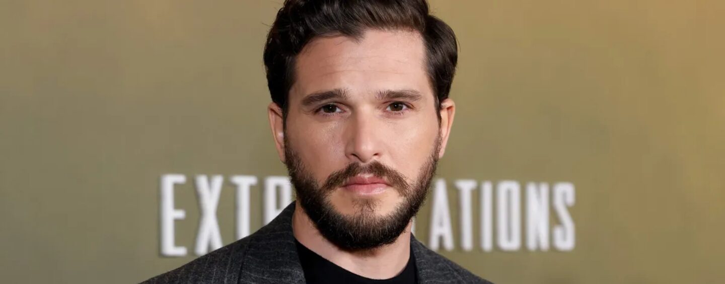 Kit Harington se déshabille avec juste une serviette sur des photos virales torrides