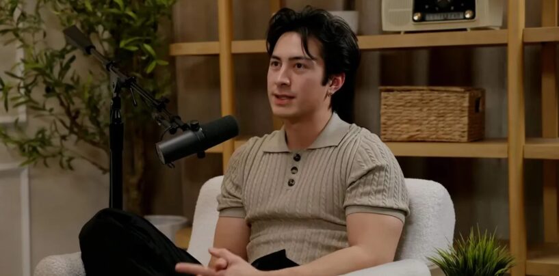 Hudson Williams dit que lui et Connor Storrie ont brisé la glace en ne portant rien d'autre qu'une chaussette