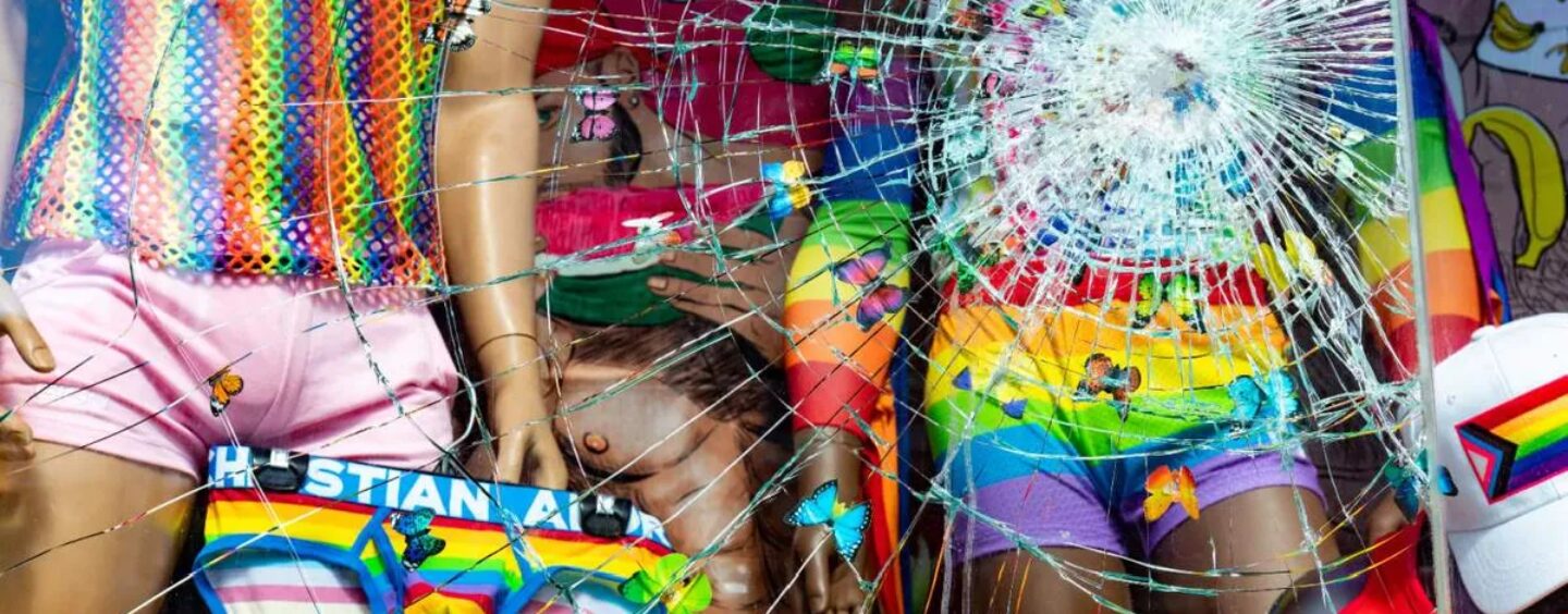 Plus de 1 000 attaques anti-LGBTQ+ ont eu lieu en 2025 : rapport