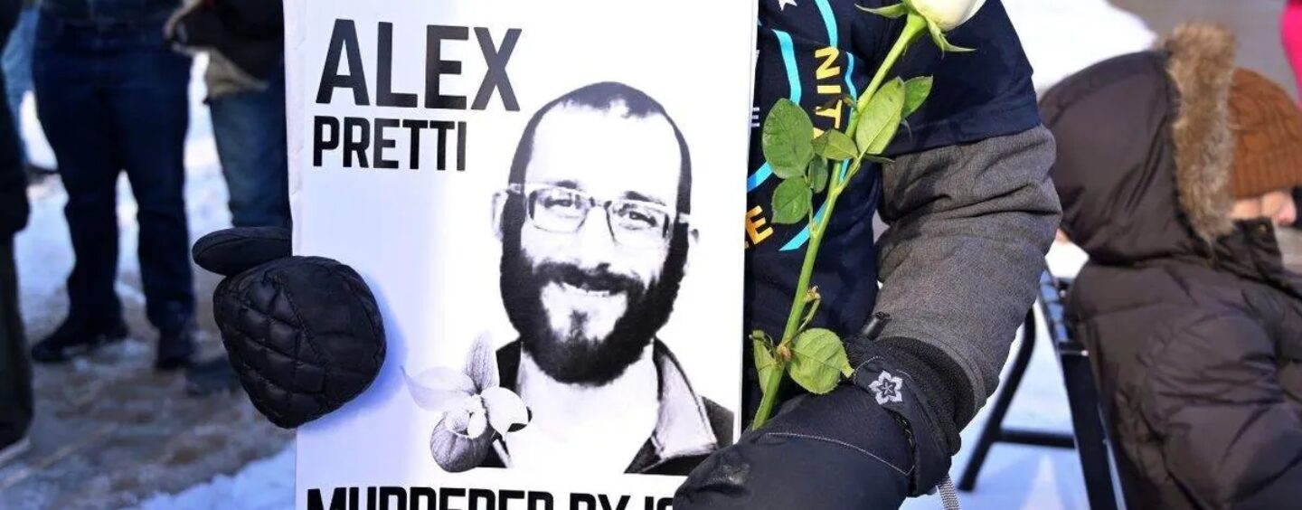 Les assassins d'Alex Pretti placés en congé administratif alors que l'histoire de Kristi Noem sur la fusillade se dévoile