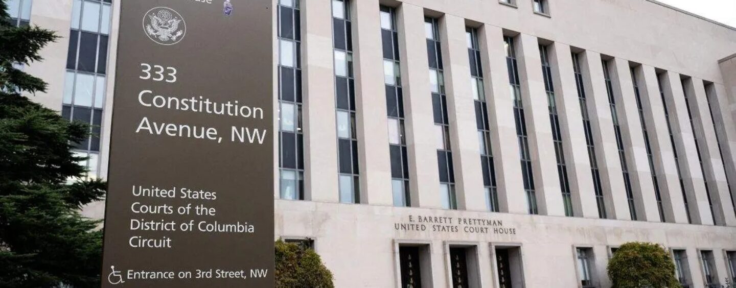 Le DOJ de Trump a menti à la cour d'appel fédérale de DC au sujet de l'interdiction militaire des trans, selon les avocats dans un dossier étonnant