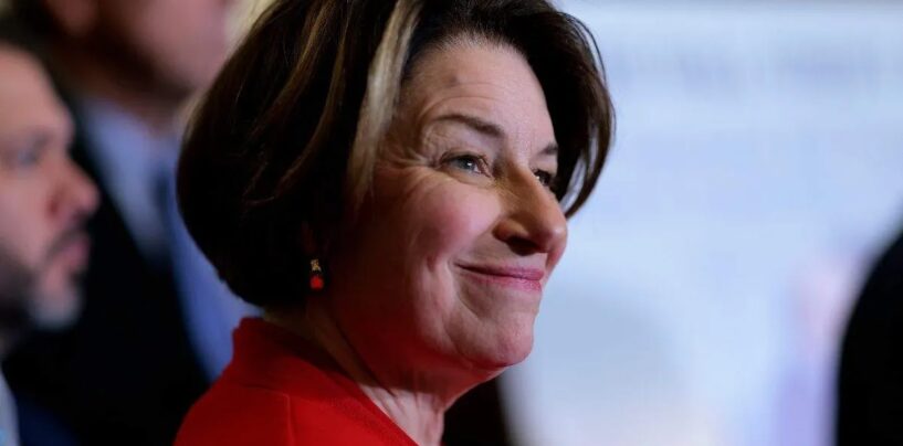 Amy Klobuchar, alliée LGBTQ+, lance une candidature solide pour le poste de gouverneur du Minnesota